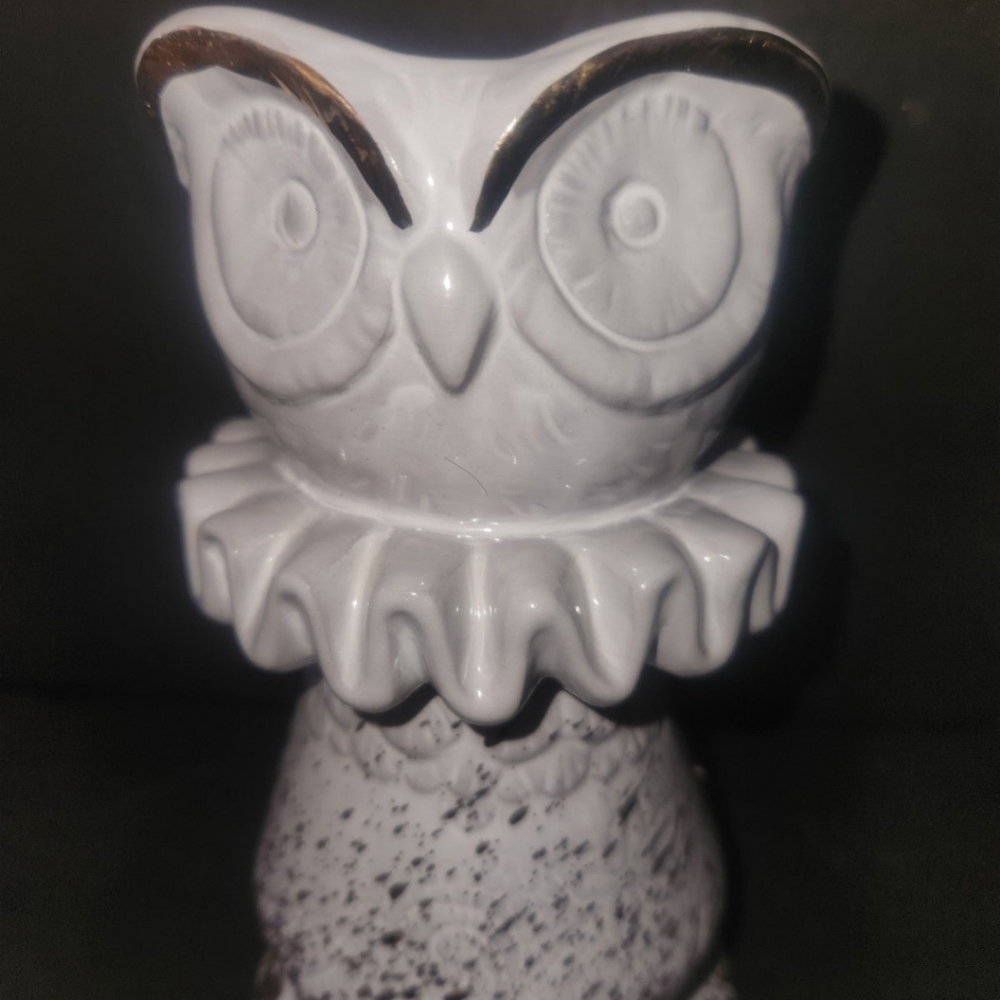Anthropologie Vase HANDPAINTED FIGURAL OWL Bird Chess Piece White Gold